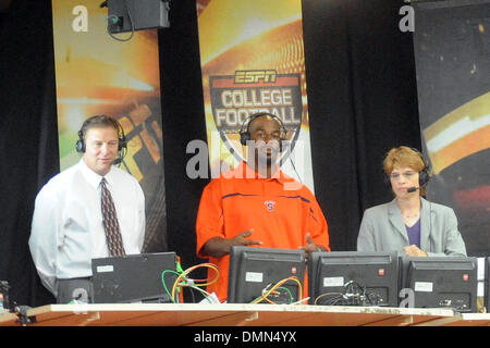 05 Settembre 2009: Siracusa alumni Donovan McNabb di Philadelphia Eagles nei colloqui di NFL Football arancione con la ESPN equipaggio nella seconda metà di sabato il gioco al Carrier Dome di Siracusa NY. (Credito Immagine: © Southcreek globale/ZUMApress.com) Foto Stock