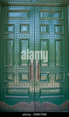 Grande verde metallizzato porte Foto Stock