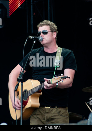 Nigel Clark cantante in band Dodgy BT Live London Hyde Park - Spettacoli Londra Inghilterra - 03.08.12 Foto Stock