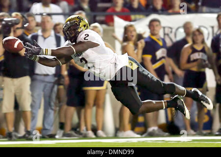 11 Settembre 2009: Colorado running back Darrell Scott si allunga per la cattura di un pass. Università di Colorado, della grande conferenza 12 - divisione nord, presso l'Università di Toledo, della Conferenza Mid-American, in Toledo Rocket's home opener della stagione 2009, nel vetro Bowl Stadium, a Toledo, Ohio. Toledo sconfitto Colorado da 54 a 38 stabilendo il record per il maggior numero di punti Foto Stock