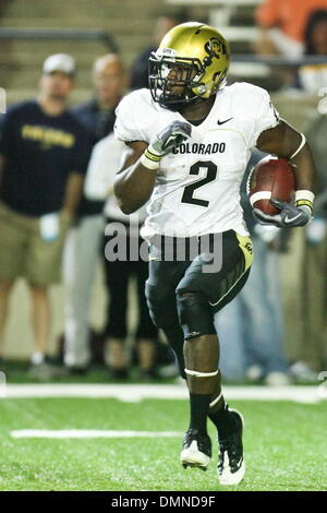11 Settembre 2009: Colorado running back Darrell Scott (2) porta la palla. Scott si precipitò per 85 yard sulla porta 12. Università di Colorado, della grande conferenza 12 - divisione nord, presso l'Università di Toledo, della Conferenza Mid-American, in Toledo Rocket's home opener della stagione 2009, nel vetro Bowl Stadium, a Toledo, Ohio. Toledo sconfitto Colorado da 54 a 38 Foto Stock