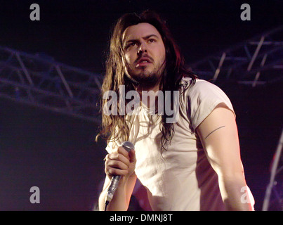 Andrew WK performing live il giorno 2 di Hevy Festival 2012 a Port Lympne parco animali a Hythe Kent - 04.08.12 Foto Stock