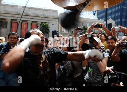 Sep 14, 2009 - Hollywood, California, Stati Uniti d'America - JUAN MARQUEZ a un open media allenamento pochi giorni prima della sua lotta con Floyd Mayweather Jr sett. 19 al MGM Grand di Las Vegas che sarà prodotta e distribuita in diretta su HBO pay-per-view. Questo segna Mayweather il primo Los Angeles open media allenamento per oltre due anni come egli fa il suo ritorno all'anello per combattere Marquez. (Credito immagine: Foto Stock