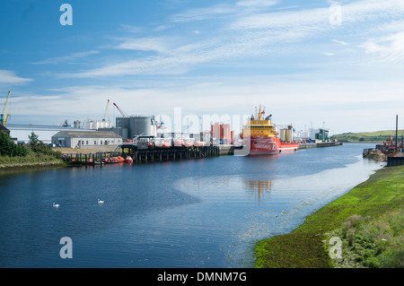 Fiume dee supply vessels aberdeen il petrolio del Mare del Nord Foto Stock