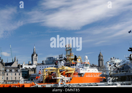 Aberdeen harbour porto commerciale ai porti marittimi ingegneria marina pesca alimentazione offshore Foto Stock