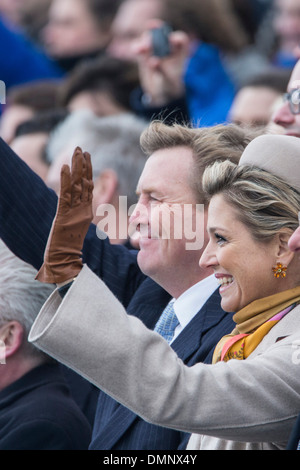 Paesi Bassi, Scheveningen. Le celebrazioni a Scheveningen Beach. Willem-Alexander re e regina Maxima a partecipare alla manifestazione Foto Stock