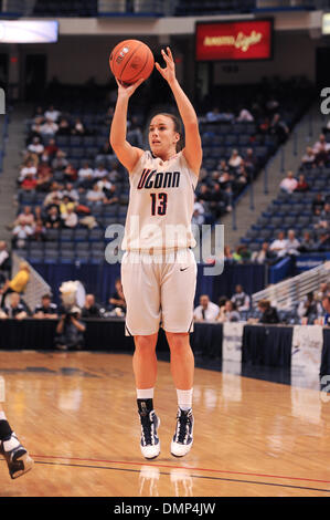 Nov. 09, 2009 - Hartford, Connecticut, Stati Uniti - 8 Novembre 2009: durante il Vanguard vs UConn gioco mostra presso il centro di XL a Hartford, Connecticut. Connecticut sconfitto Vanguard 98-68. (Credito Immagine: © Geoff Bolte/Southcreek globale/ZUMApress.com) Foto Stock