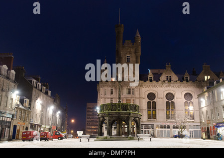 Castlegate notte invernale frosty illuminate a Aberdeen Foto Stock