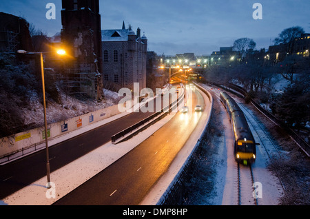 La chiesa di san nicola unione terrazza snow crepuscolo street Foto Stock