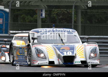 Il 29 agosto 2009 - MontrÅ½Al, QuÅ½bec, Canada - 29 August 2009: i vincitori di Gara Angelelli/Frisselle (#10 SunTrust Racing/Ford Dallara) presto nella Grand-Am Rolex MontrÅ½al 200 in MontrÅ½al, QC ..*****per solo uso editoriale* (credito Immagine: © Oliver giorno/Southcreek globale/ZUMApress.com) Foto Stock