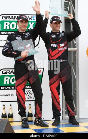 Il 29 agosto 2009 - MontrÅ½Al, QuÅ½bec, Canada - 29 August 2009: Timo Bernhard e Romain Dumas (#12 Penske Racing/Porsche Riley) prendere il secondo posto nel campionato Grand-Am Rolex MontrÅ½al 200 in MontrÅ½al, QC ..*****per solo uso editoriale* (credito Immagine: © Oliver giorno/Southcreek globale/ZUMApress.com) Foto Stock