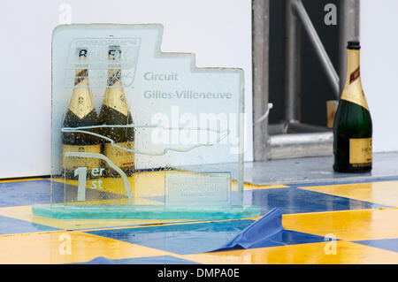 Il 29 agosto 2009 - MontrÅ½Al, QuÅ½bec, Canada - 29 August 2009: gara conquistando il trofeo si siede sul podio al Grand-Am Rolex MontrÅ½al 200 in MontrÅ½al, QC ..*****per solo uso editoriale* (credito Immagine: © Oliver giorno/Southcreek globale/ZUMApress.com) Foto Stock