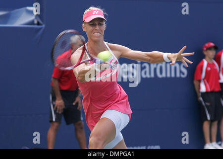 Agosto 21, 2009 - Toronto, Ontario, Canada - 21 August 2009: Russia Elena Dementieva beat Australia Samantha STOSUR in tre set a quarti di finale alla donna Rogers tennis Cup ha suonato presso il centro Rexall, York University di Toronto, ON. (Credito Immagine: © Steve Dormer Southcreek/Global/ZUMApress.com) Foto Stock