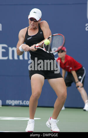Agosto 21, 2009 - Toronto, Ontario, Canada - 21 August 2009: Australia Samantha STOSUR perso per la Russia Elena Dementieva in tre set a quarti di finale alla donna Rogers tennis Cup ha suonato presso il centro Rexall, York University di Toronto, ON. (Credito Immagine: © Steve Dormer Southcreek/Global/ZUMApress.com) Foto Stock