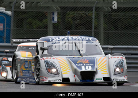 Il 29 agosto 2009 - MontrÅ½Al, QuÅ½bec, Canada - 29 August 2009: i vincitori di Gara Angelelli/Frisselle (#10 SunTrust Racing/Ford Dallara) presto nella Grand-Am Rolex MontrÅ½al 200 in MontrÅ½al, QC ..*****per solo uso editoriale* (credito Immagine: © Oliver giorno/Southcreek globale/ZUMApress.com) Foto Stock