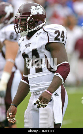 Sett. 26, 2009 - Starkville, Mississippi, Stati Uniti - 26 Settembre 2009: Running Back Anthony Dixon sorrisi dopo uno dei suoi due touchdowns. Il LSU Tigers sconfitto la MSU Bulldogs 30 - 26 a Davis Wade Stadium di Starkville MS. (Credito Immagine: © Derden Abete rosso/Southcreek globale/ZUMApress.com) Foto Stock