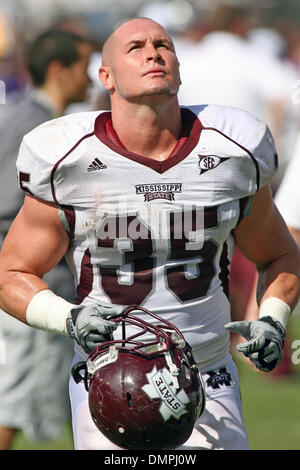 Sett. 27, 2009 - Starkville, Mississippi, Stati Uniti - 26 Settembre 2009: Running Back Patrick Hanrahan la visualizzazione del quadro di valutazione sulla via di uscita dello stadio. Il LSU Tigers sconfitto la MSU Bulldogs 30 - 26 a Davis Wade Stadium di Starkville MS. (Credito Immagine: © Derden Abete rosso/Southcreek globale/ZUMApress.com) Foto Stock