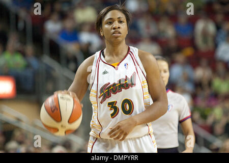 Agosto 22, 2009 - Seattle, Washington, Stati Uniti - 22 agosto 2009: Tanisha Wright (30) durante la Seattle Storm 70-64 vittoria su Indiana la febbre a Key Arena di Seattle Washington. (Credito Immagine: © Andrew Fredrickson/Southcreek globale/ZUMApress.com) Foto Stock