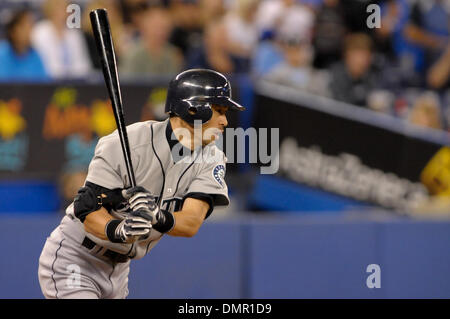 Sett. 27, 2009 - Toronto, Ontario, Canada - 26 Settembre 2009: Seattle Mariners diritto fielder Ichiro Suzuki (51) è visto battere durante il Blue Jays 5-4 vittoria su i marinai al Rogers Centre di Toronto, ON (credito Immagine: © Adrian Gauthier/Southcreek globale/ZUMApress.com) Foto Stock