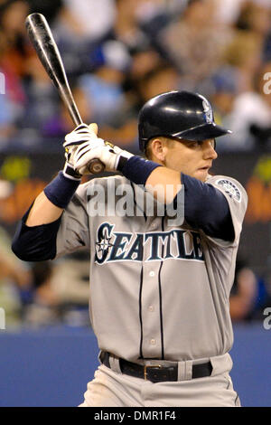 Sett. 27, 2009 - Toronto, Ontario, Canada - 26 Settembre 2009: Seattle Mariners interbase Josh Wilson (16) è visto in bat durante il Blue Jays 5-4 vittoria su i marinai al Rogers Centre di Toronto, ON (credito Immagine: © Adrian Gauthier/Southcreek globale/ZUMApress.com) Foto Stock