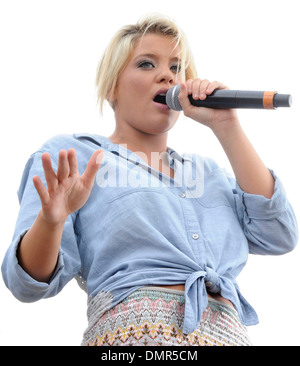 Lauren Alaina effettuando al 1° Stivali annuale e cuori Music Festival a Canadian Tire Motorsport Park Bowmanville Canada - Foto Stock