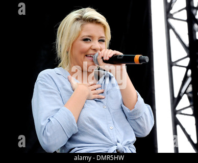 Lauren Alaina effettuando al 1° Stivali annuale e cuori Music Festival a Canadian Tire Motorsport Park Bowmanville Canada - Foto Stock