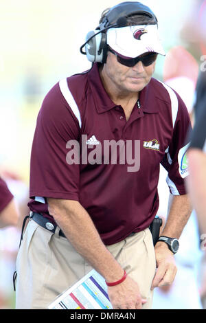 Louisiana-Monroe head coach Charlie Weatherbie. La Lousiana Monroe Warhawks sconfitto Florida Atlantic gufi 27 -25 a Lockhart Stadium nel Sun Belt Conference assolcatore per entrambe le scuole. (Credito Immagine: © Ben Hicks/Southcreek globale/ZUMApress.com) Foto Stock