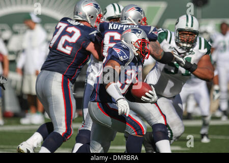 20 Settembre 2009: New England Patriots #33 MARCIA INDIETRO Kevin Faulk con la palla. Il New York getti sconfitto il New England Patriots 16-9 al Giants Stadium di Rutherford, New Jersey. (Credito Immagine: © Anthony Gruppuso/Southcreek globale/ZUMApress.com) Foto Stock