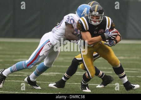 27 Settembre 2009: New York getti con la palla.nel gioco tra il Tenesee Titans e il New York getti al Giants Stadium, East Rutherford, NJ. In corrispondenza della metà della New York getti portano il Tenesee Titans 14-10 (credito Immagine: © Anthony Gruppuso/Southcreek globale/ZUMApress.com) Foto Stock