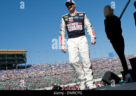 04 ottobre 2009: Dale Earnhardt Jr durante le presentazioni del driver per la NASCAR Sprint Cup Series Prezzo 400 del trinciatore dal Kansas Speedway, Kansas City, KS. (Credito Immagine: © Tyson Hofsommer/Southcreek globale/ZUMApress.com) Foto Stock