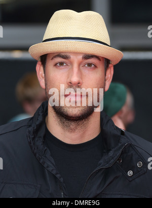 Zachary Levi " le parti soggette a usura 2' UK Premiere detenute presso Empire Leicester Square - Arrivi Londra Inghilterra - 13.08.12 Foto Stock