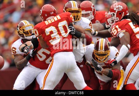 18 ottobre 2009: Kansas City Chiefs a Washington Redskins..FedExField Stadium..Pellerossa il running back Ladell Betts in azione di gioco durante la prima metà del gioco di NFL Game tra i Kansas City Chiefs e Washington Redskins..i capi prima vittoria per la stagione si accende la strada che sconfigge il Redskins (14-7) (credito Immagine: © Roland Pintilie/Southcreek globale/ZUMApress.com) Foto Stock