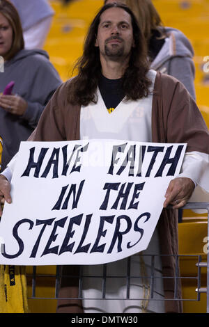04 ottobre 2009: Pittsburgh Steelers ventilatore prima di NFL partita di calcio tra San Diego Chargers e Pittsburgh Steelers a Heinz Field di Pittsburgh, in Pennsylvania. Lo Steelers ha sconfitto i caricatori 38-28. (Credito Immagine: © Frank Jansky/Southcreek globale/ZUMApress.com) Foto Stock