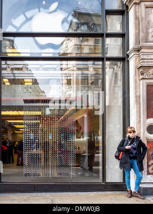 Apple store a Regent Street, Londra UK, Londra UK Foto Stock