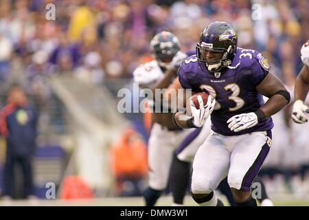 Nov. 12, 2009 - Baltimore, Maryland, Stati Uniti - 01 nov. 2009: Baltimore Raven Le"Ron Mc rivendicazione (33) durante il Baltimore Ravens vs Denver Broncos gioco a M&T Bank Stadium di Baltimora, Maryland in cui i corvi ha vinto 30-7 per andare 3-0 (credito Immagine: © Southcreek globale/ZUMApress.com) Foto Stock