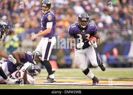 Nov. 12, 2009 - Baltimore, Maryland, Stati Uniti - 01 nov. 2009: Baltimore Raven Le"Ron Mc rivendicazione (33) durante il Baltimore Ravens vs Denver Broncos gioco a M&T Bank Stadium di Baltimora, Maryland in cui i corvi ha vinto 30-7 per andare 3-0 (credito Immagine: © Southcreek globale/ZUMApress.com) Foto Stock