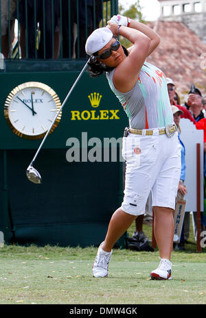 Nov. 19, 2009 - Richmond, Texas, Stati Uniti - 19 Novembre 2009: Christina Kim tees off dal primo foro per il round di apertura del LPGA Tour campionato svoltosi a Houstonian Golf e Country Club di Richmond, Texas. Credito: Diana L. Porter / Southcreek globale di credito (Immagine: © Southcreek globale/ZUMApress.com) Foto Stock