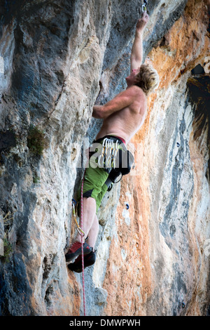 Sport Arrampicata su roccia, a Vallada, Costa Blanca, Spagna, Europa. Foto Stock