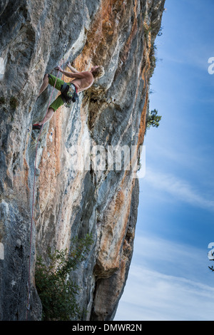 Sport Arrampicata su roccia, a Vallada, Costa Blanca, Spagna, Europa. Foto Stock