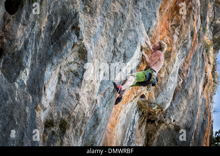 Sport Arrampicata su roccia, a Vallada, Costa Blanca, Spagna, Europa. Foto Stock