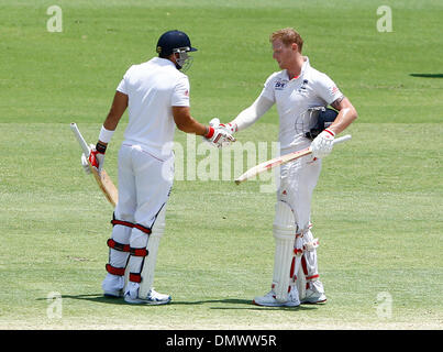 Perth, Australia. Xvii Dec, 2013. Ben Stokes raggiunge la sua ton durante l'Inghilterra vs Australia 3° Ceneri Test svoltosi a Perth al WACA. Credit: Azione Plus immagini di sport/Alamy Live News Foto Stock