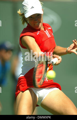 Mar 19, 2004; Indian Wells, CALIFORNIA, STATI UNITI D'AMERICA; JUSTIN HENIN-ARDENNE a Indian Wells, CA - Pacific Life Open Tennis - ATP - Marzo 19th, 2004. Foto Stock