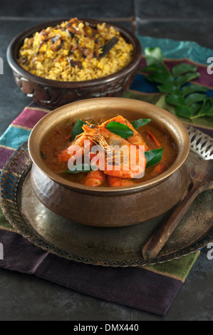 Gamberi Gamberi Patia Pathia. Parsee curry di pesce. India cibo. Foto Stock