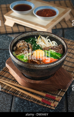 Bibimbap coreano di riso e verdure miste piatto alimentare della Corea Foto Stock