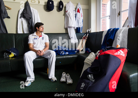 Alastair Cook riprese per BSKYB annuncio, ceneri Promotiona inserzione di BSKYB girato al Lords sul 20/05/2013 Foto Stock