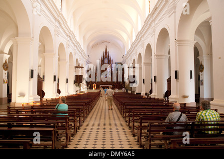 Interno della chiesa della Santa Trinità ( Iglesia Parroquial de la Santísima ); Trinidad, Cuba, Caraibi Foto Stock