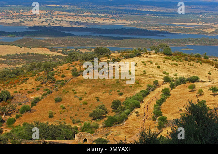Paesaggio e il fiume Guadiana. La zona di Alqueva serbatoio. Vista da Monsaraz. Evora distretto. Alentejo. Il Portogallo, Europa Foto Stock