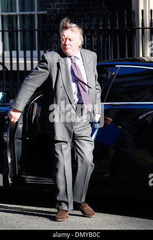 Kenneth Clarke assiste il settimanale riunione del gabinetto a No:10 Downing Street a Londra, in Gran Bretagna, il 24 aprile 2013. Foto Stock