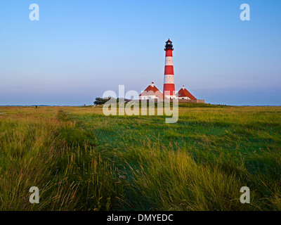 Faro Westerheversand, penisola di Eiderstedt, Frisia settentrionale, Schleswig-Holstein, Germania Foto Stock