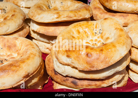 Non pane per la vendita, sul mercato Siyob, noto anche come mercato Siab, Samarcanda, Uzbekistan Foto Stock